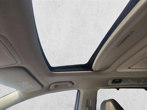 Used 2016 Honda Odyssey Touring Elite image 11