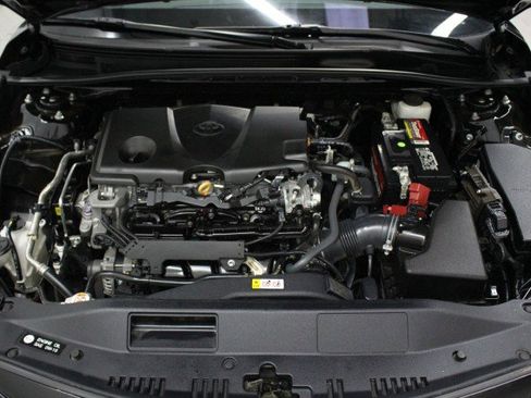 Used 2022 Toyota Camry LE image 32