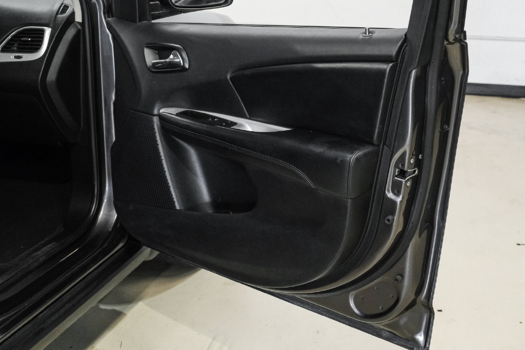Used 2019 Dodge Journey SE FWD image 42