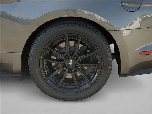 Used 2018 Ford Mustang Coupe RWD image 21