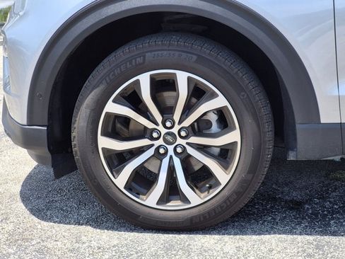 Used 2020 Ford Explorer ST w/ Premium Technology Package AWD/4WD image 9