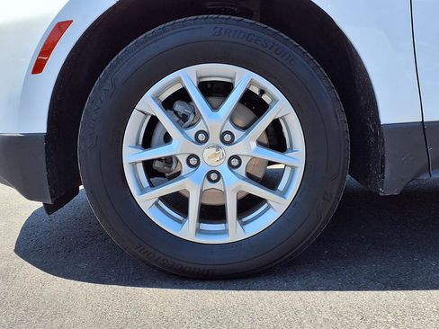 Used 2024 Chevrolet Equinox LT image 17