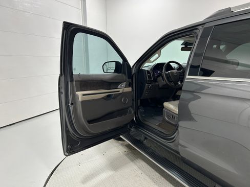 Used 2021 Ford Expedition Limited AWD/4WD image 23