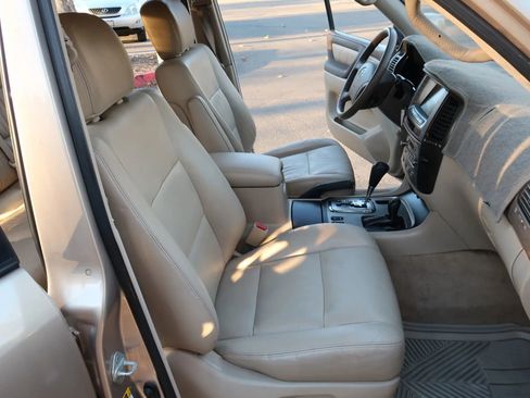 Used 2003 Toyota Land Cruiser image 12