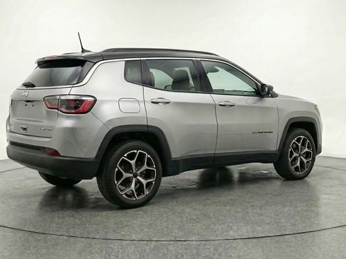 Used 2025 Jeep Compass Limited image 7