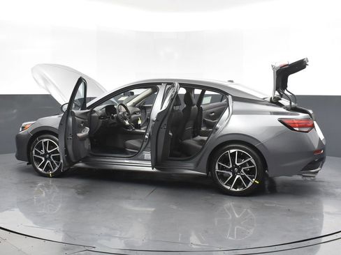 New 2025 Nissan Sentra SR w/ SR Premium Package image 37