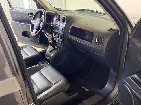 Used 2015 Jeep Patriot High Altitude AWD/4WD image 25