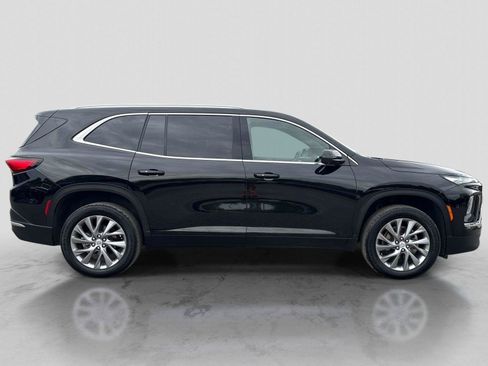 Used 2025 Buick Enclave Preferred AWD/4WD image 4