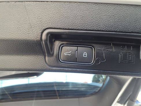 Certified 2022 Ford Explorer XLT w/ Equipment Group 202A image 11