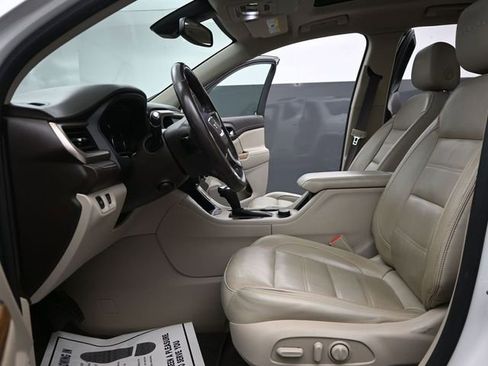 Used 2019 GMC Acadia Denali w/ Technology Package FWD image 17