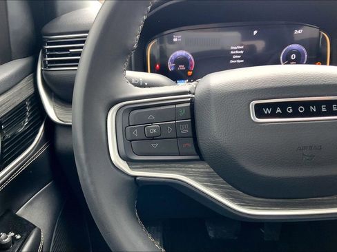 Used 2023 Jeep Wagoneer Series II image 12