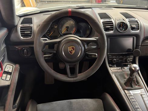 Used 2016 Porsche Cayman GT4 RWD image 23