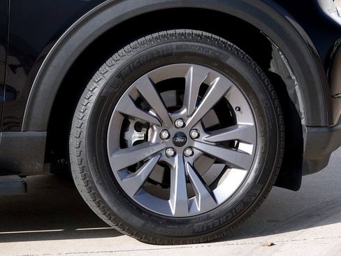 Used 2023 Ford Explorer XLT w/ Equipment Group 202A image 29