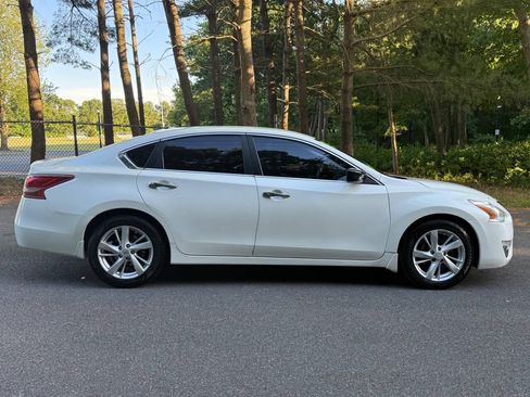 Used 2013 Nissan Altima 2.5 SV FWD image 4