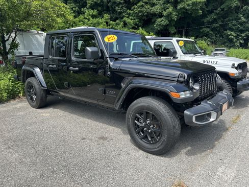 Used 2021 Jeep Gladiator Sport AWD/4WD image 5