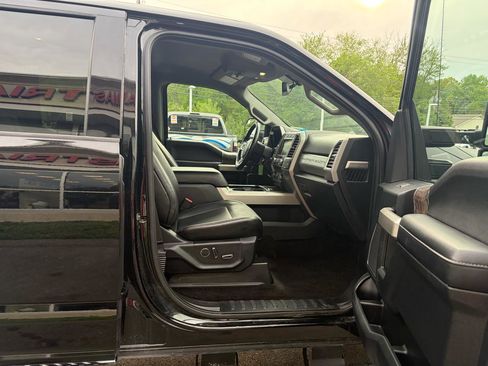 Used 2017 Ford F250 Lariat w/ Chrome Package AWD/4WD image 47