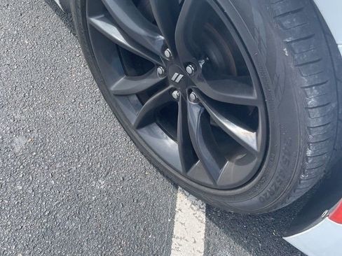 Used 2018 Dodge Charger R/T w/ Plus Group RWD image 5