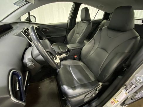 Certified 2016 Toyota Prius Three Touring image 10