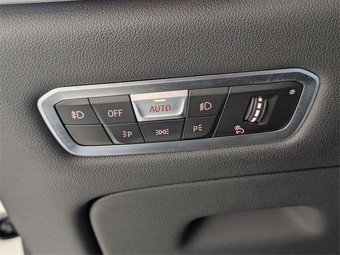 Used 2021 BMW X5 xDrive40i w/ M Sport Package image 16