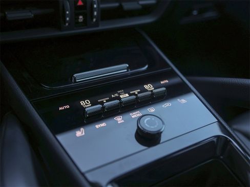 Certified 2024 Porsche Cayenne image 27