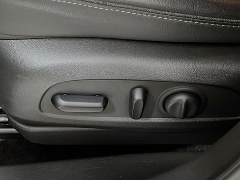 Used 2021 Chevrolet TrailBlazer ACTIV w/ Convenience Package image 16