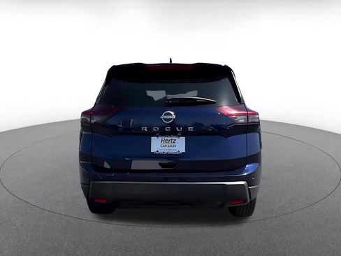 Used 2025 Nissan Rogue SV FWD image 12