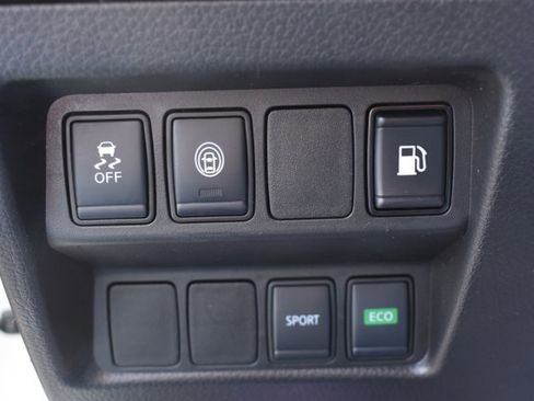 Used 2020 Nissan Rogue S image 26