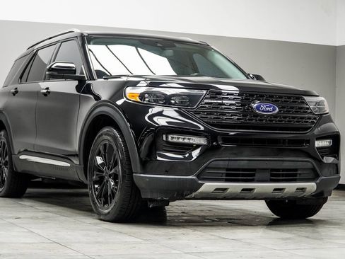 Used 2022 Ford Explorer Limited w/ Equipment Group 301A image 4