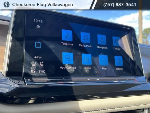 Used 2025 Volkswagen Atlas SE image 37