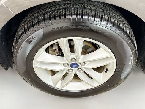 Used 2018 Ford Edge SEL w/ Equipment Group 201A image 32