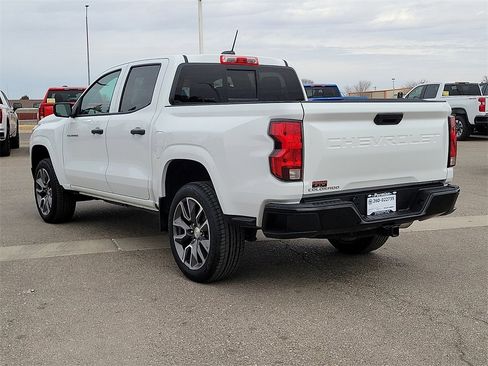 Used 2024 Chevrolet Colorado W/T image 7