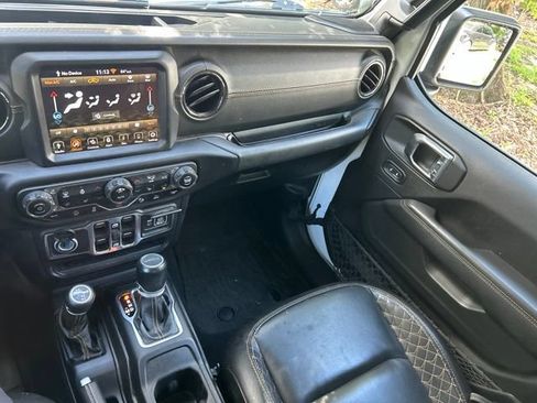 Used 2021 Jeep Gladiator Overland AWD/4WD image 11