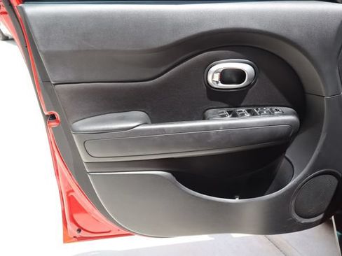Used 2017 Kia Soul + FWD image 24