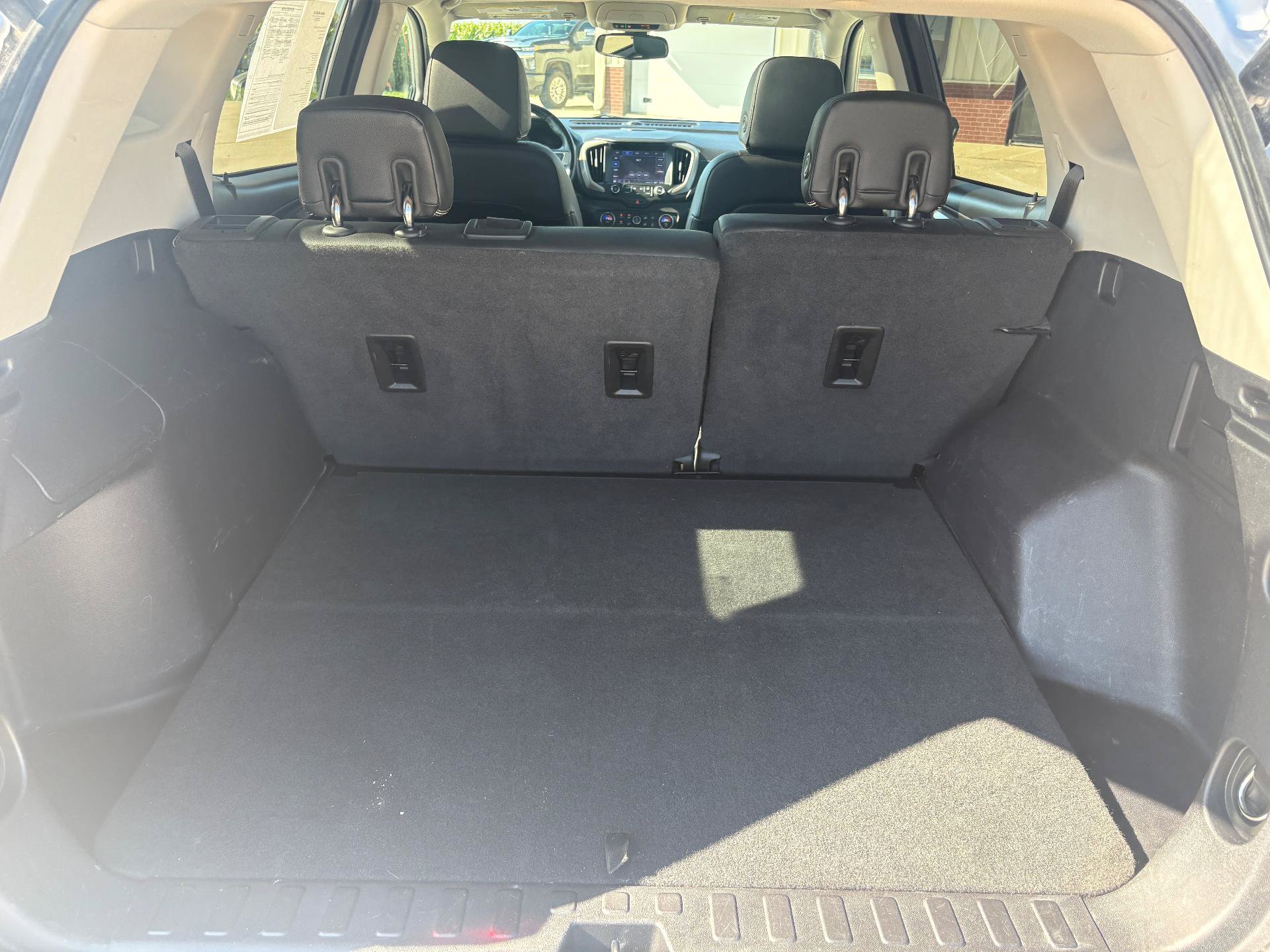 Used 2018 GMC Terrain Denali w/ Comfort Package AWD/4WD image 17