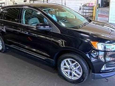 Used 2023 Ford Edge SEL w/ Convenience Package AWD/4WD image 3