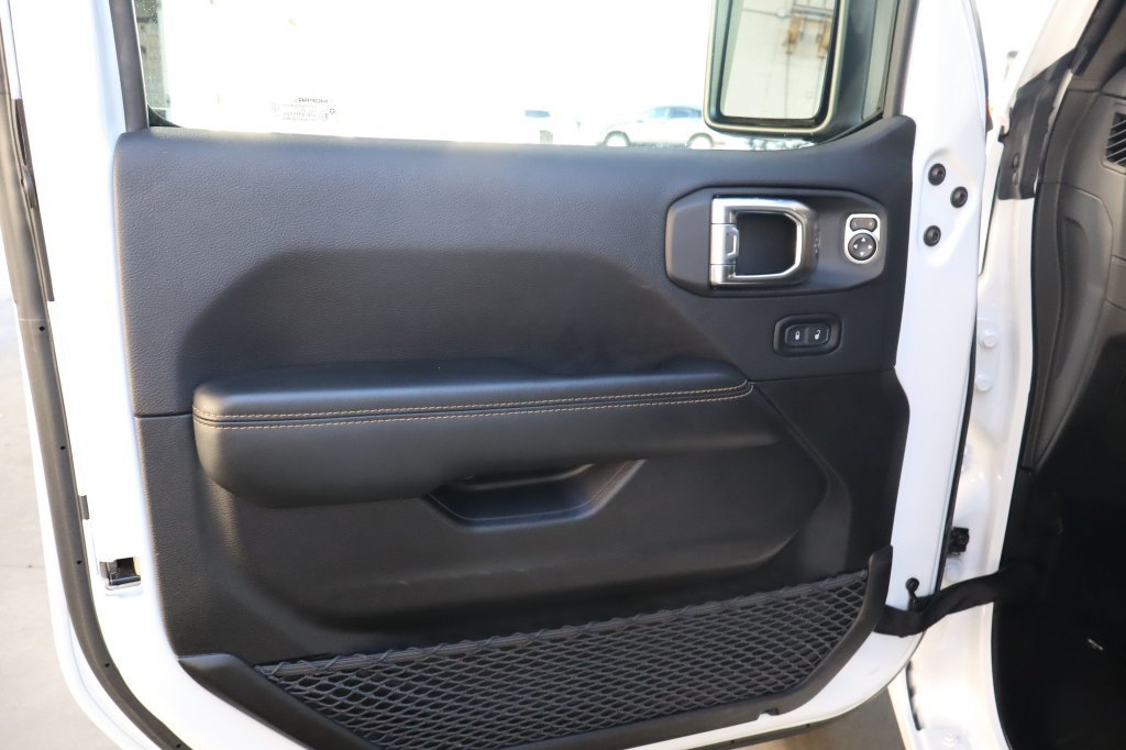 Used 2026 Jeep Wrangler Unlimited Sahara AWD/4WD image 20