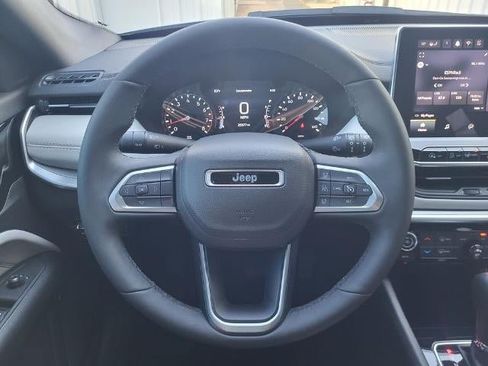 Used 2025 Jeep Compass Limited AWD/4WD image 16