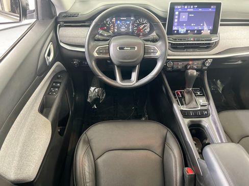 Used 2022 Jeep Compass Latitude w/ Sun and Sound Group AWD/4WD image 21