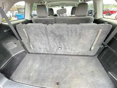 Used 2018 Toyota Highlander LE FWD image 34