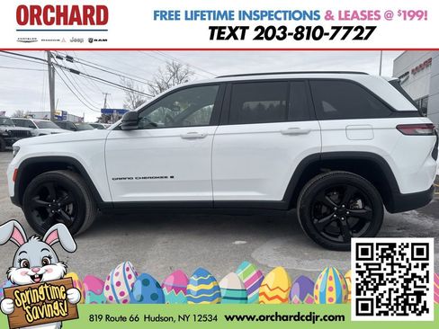 Used 2023 Jeep Grand Cherokee Altitude AWD/4WD image 6