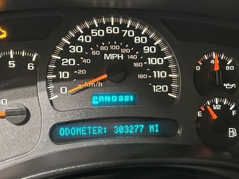 Used 2004 GMC Sierra 1500 SLE w/ Light Duty Power Package AWD/4WD image 23