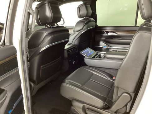 Used 2022 Jeep Grand Wagoneer Series I AWD/4WD image 35