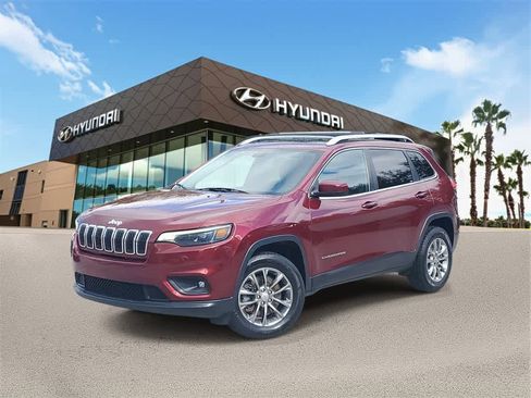 Used 2019 Jeep Cherokee Latitude Plus w/ Comfort/Convenience Group image 1