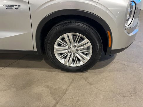 Used 2025 Mitsubishi Outlander ES AWD/4WD image 40
