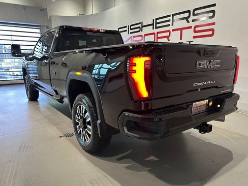 Used 2025 GMC Sierra 2500 Denali Ultimate AWD/4WD image 4