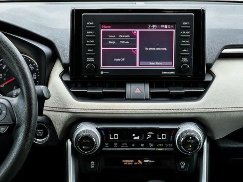 Used 2020 Toyota RAV4 XLE image 27