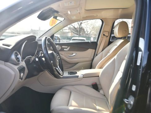 Used 2021 Mercedes-Benz GLC 300 4MATIC image 11