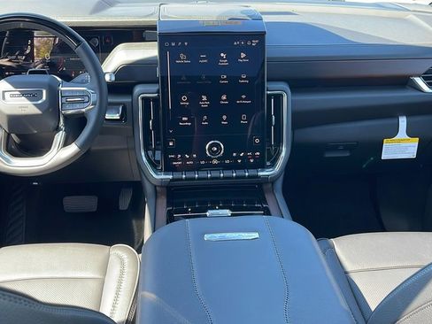New 2026 GMC Yukon XL Denali w/ Denali Reserve Package AWD/4WD image 17