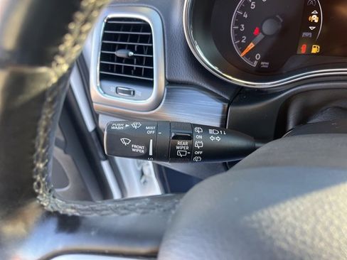Used 2020 Jeep Grand Cherokee Altitude image 21