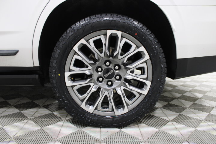Used 2023 GMC Yukon Denali Ultimate AWD/4WD image 48